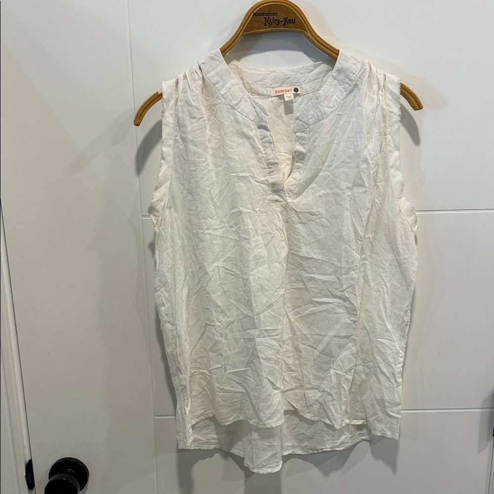 Sundry White Sleeveless Blouse size 1 = XL